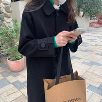 Autumn and winter 2021 New Hepburn wind woolen coat womens black woolen coat medium long temperament little man