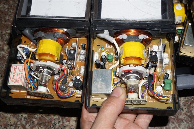 特价处理有点问题品微型4寸crt黑白显示器 12v4w 4寸电子显像管厂