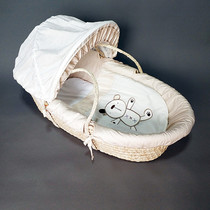Newborn baby straw sleeping basket discharge portable basket basket flat cradle car light baby portable bed