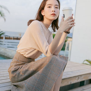 QFOUR秋款2018新款七分袖针织上衣杏色韩版女针织衫短袖毛衣薄款