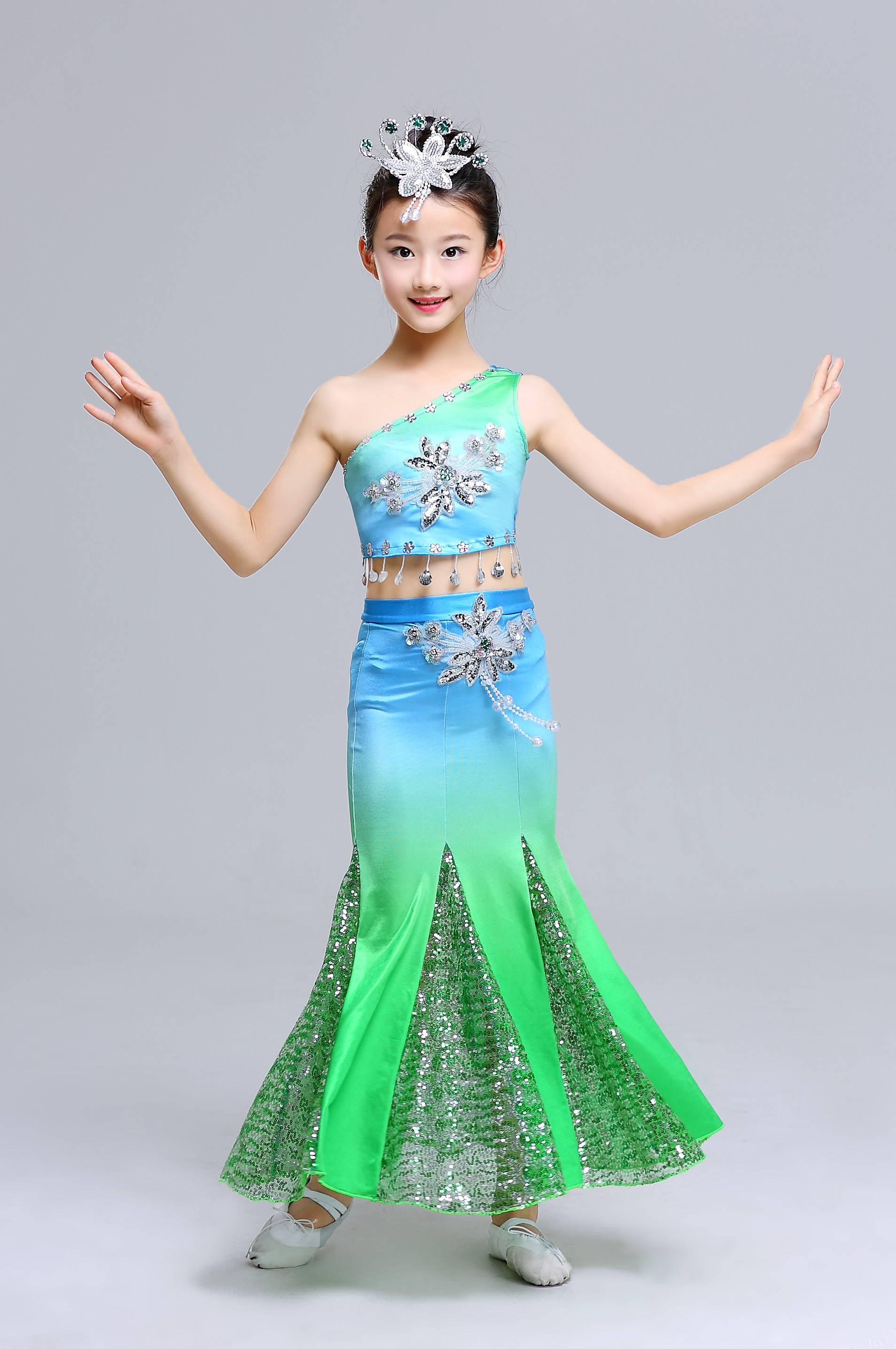 定制 新款儿童傣族舞蹈服孔雀舞演出服装女童少儿鱼尾裙彩云之南舞蹈