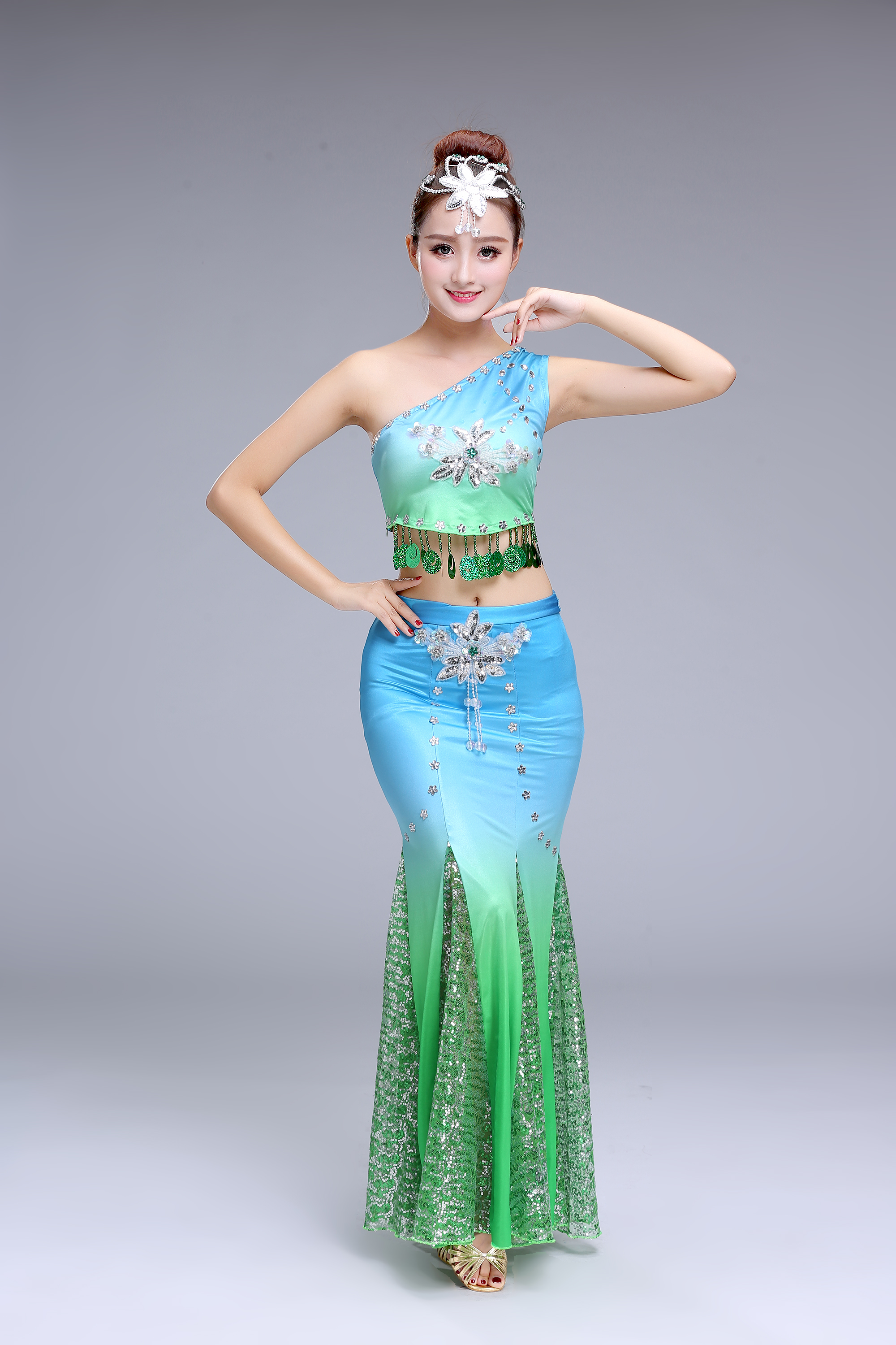 定制 新款傣族舞服邵多丽民族舞蹈演出服孔雀舞服装表演服装彩云之南