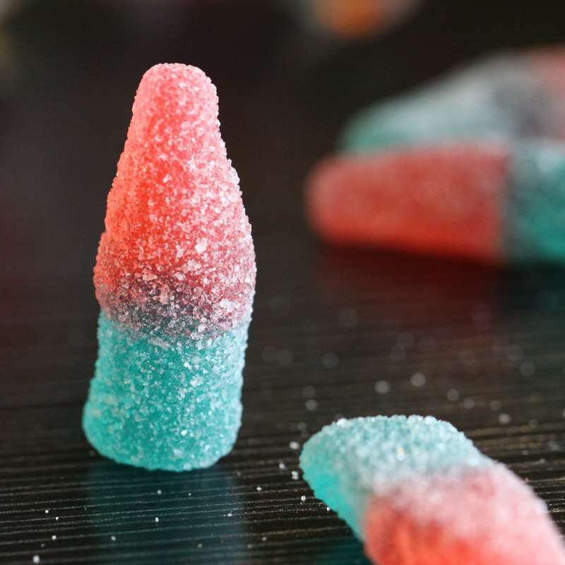 【买四送一】宝奴咪酸砂可乐瓶橡皮糖150g 休闲糖果 果汁软糖_爱酷商