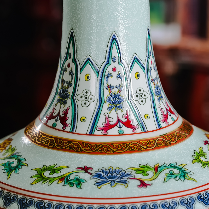 Jingdezhen ceramics from red xin enamel pastel colored porcelain bottles of white vase of flowers