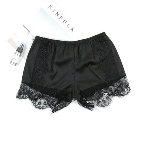 Summer imitation silk lace edge anti-exposure leggings mid-waist anti-hook shorts women's safety pants
Summer imitation silk lace edge anti-exposure leggings mid-waist anti-hook shorts women's safety pants