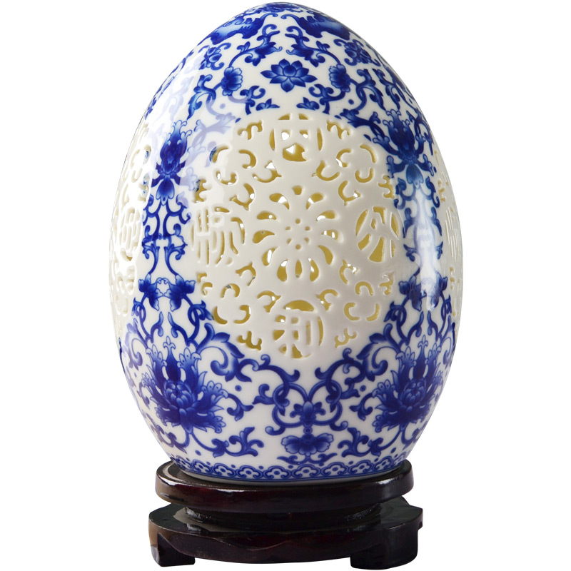 Jingdezhen ceramic manual thin tire hollow out classical vase of blue and white porcelain home sitting room adornment handicraft furnishing articles