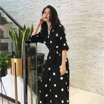 2021 Autumn New Hepburn wind seaside holiday Black polo point long dress beach dress waist thin temperament