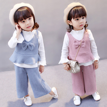 Baby wool knitting spring and autumn clothes female 0-4 years old Korean version of the tide 3 girls suit 1 foreign style baby clothes three-piece suit 2
