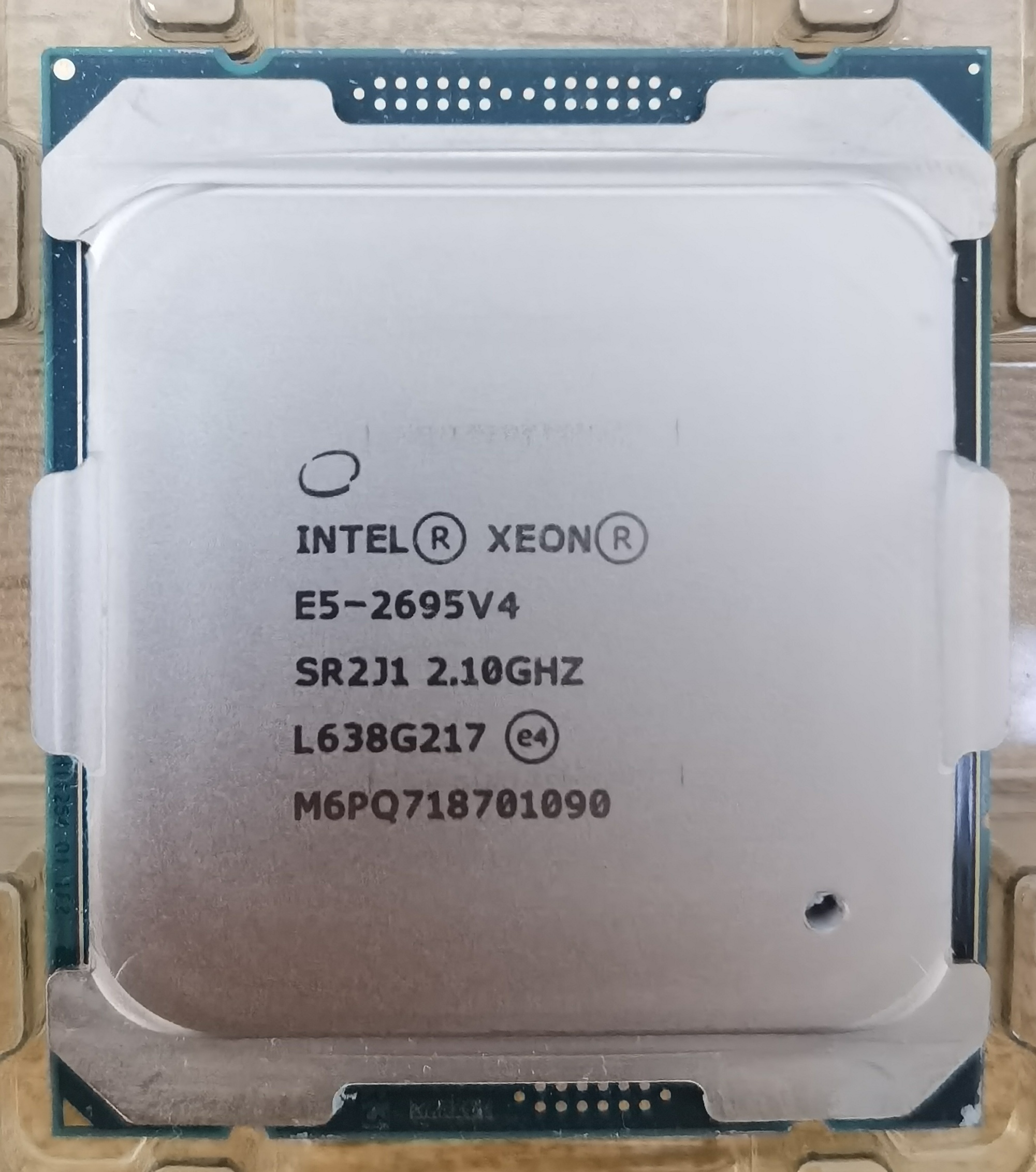 intel至强e52680v426952650269026822683v4cpu