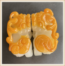 Yunnan Huanglong Jade Jade King a pair of pendants and pendants hand-held wealth and evil transport