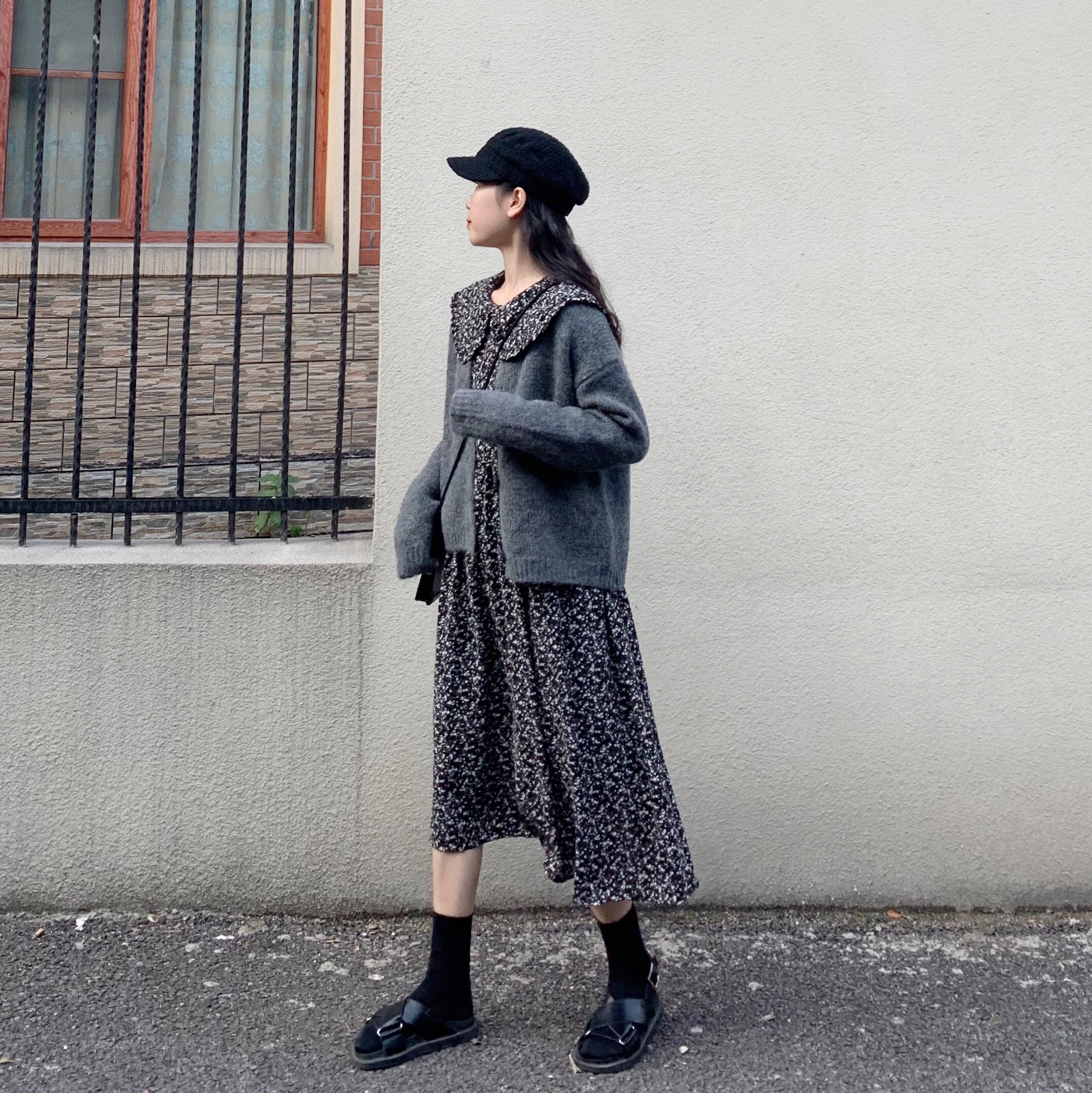 84418442控5价韩版大翻领小碎花中长款连衣裙外套两件套