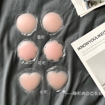 In the summer of 2022 the breast stickers are covered with anti-bump thoracic skin and comfortable silicone swimming and the light-resistant nipples are posted on women