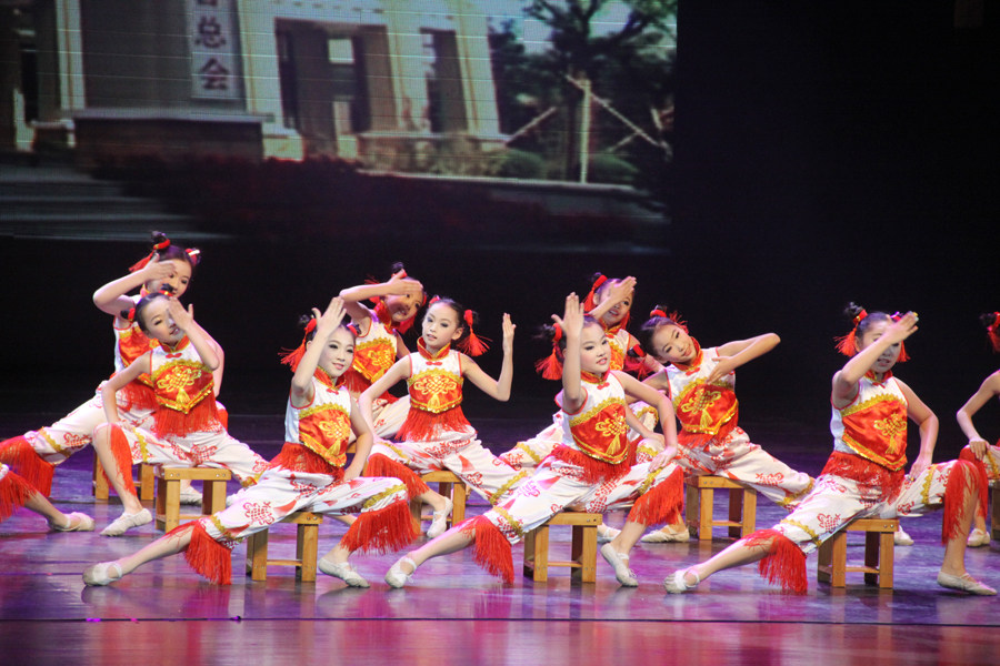 元旦特价包邮剪窗花少儿舞蹈演出服 儿童民族秧歌演出服舞蹈服女_7折