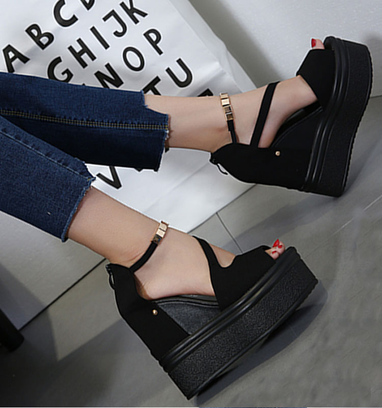 【坡跟凉鞋女2018新款少女高跟鞋鱼嘴内增高