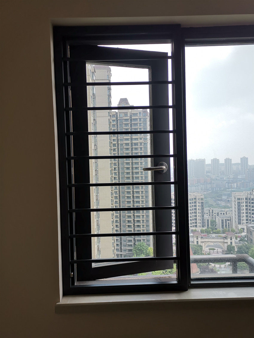 家用自装防护栏免打孔阳台窗户儿童安全铝合金可拆卸防护窗防护网