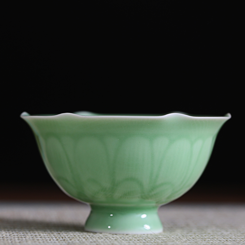 Jingdezhen ceramic kung fu tea cup celadon teacup footed lotus leaf sample tea cup tea cup