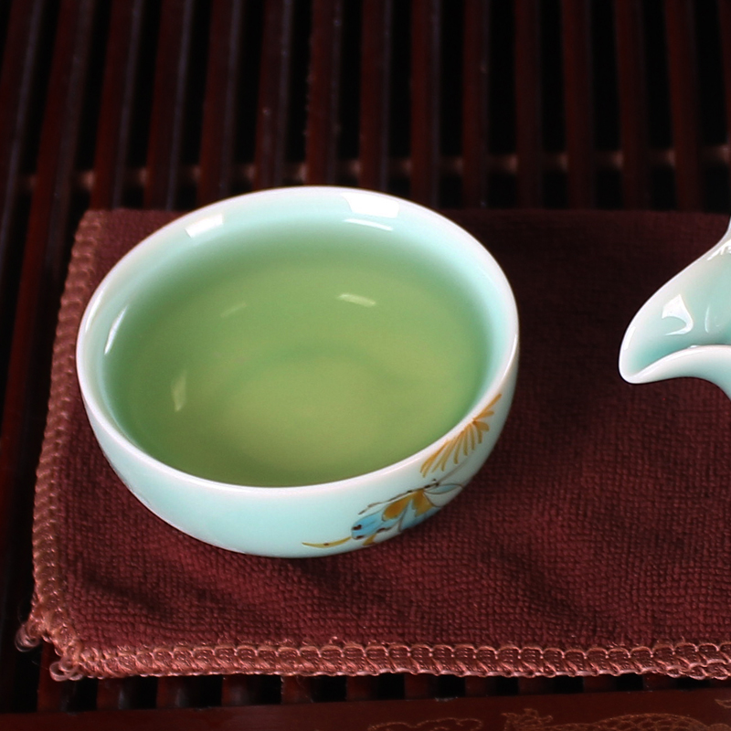 The Product jue hand - made celadon crack cup a pot of a personal travel office hand grasp pot of ceramic kung fu tea set