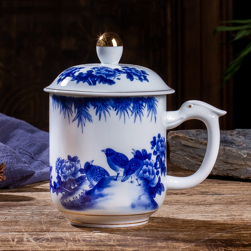 Jingdezhen ceramic large blue and white porcelain cups with cover office cup large - capacity glass porcelain cup gift mugs