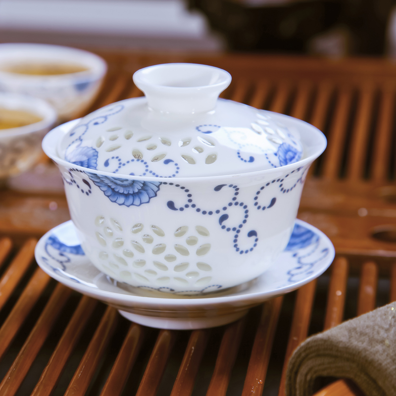 Ceramic tureen small kung fu tureen tea cups to use three blue and white and exquisite bowl bowl bowl