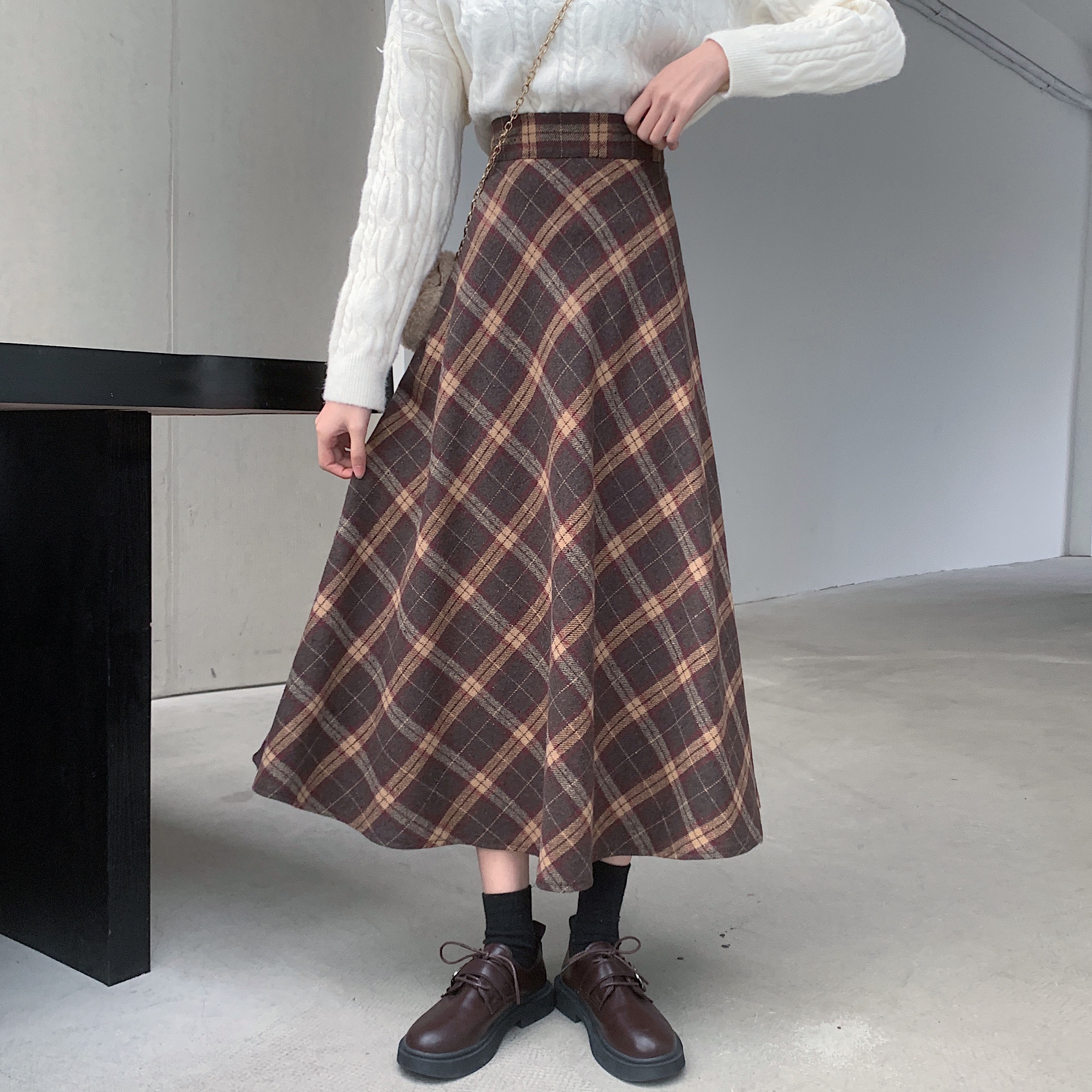 实拍 大码遮胯毛呢半身裙秋季中长款胖妹妹显瘦 a字格子裙