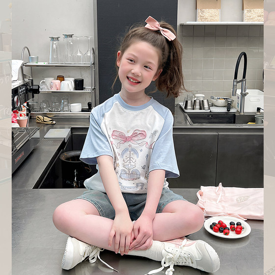 Children's raglan sleeves fashionable white T-shirt, half-sleeved girls' short-sleeved contrasting color mid-sleeved tops, big children's 2025 summer new style
Children's raglan sleeves fashionable white T-shirt, half-sleeved girls' short-sleeved contrasting color mid-sleeved tops, big children's 2025 summer new style