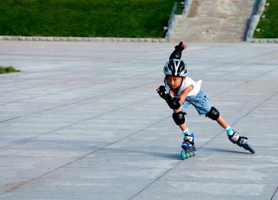 解锁假期新玩法,轮滑了解一下