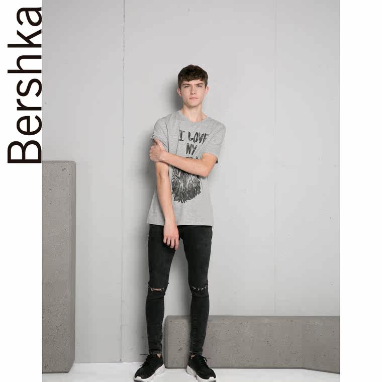 Bershka 文字印花 T 恤衫 02988899