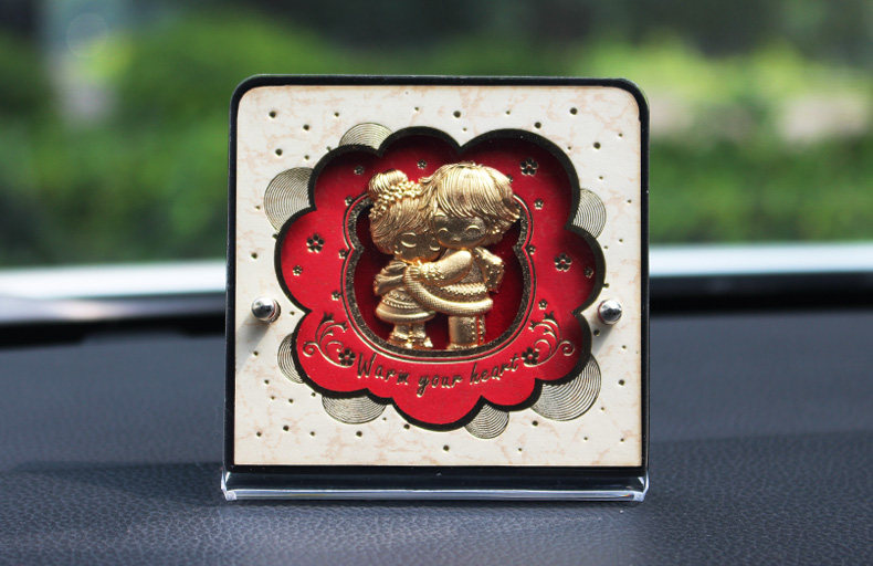 【宝富旗舰店】汽车摆件 车内 创意 可爱拥抱爱情婚庆摆件车载礼品