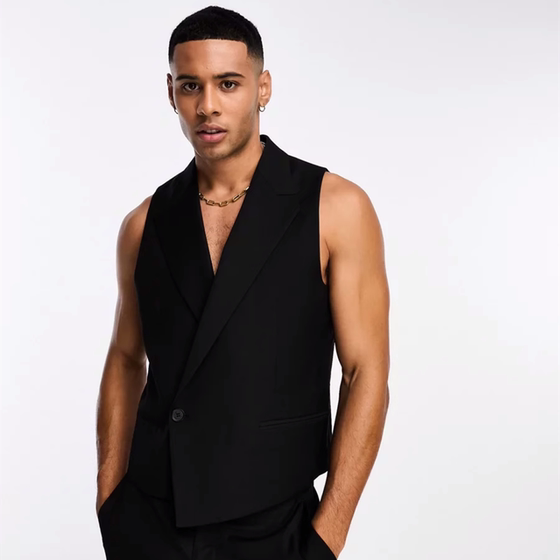 Single-wearing fashion casual British high street show muscle men's suit collar vest trendy man fashionable and handsome outside
Single-wearing fashion casual British high street show muscle men's suit collar vest trendy man fashionable and handsome outside