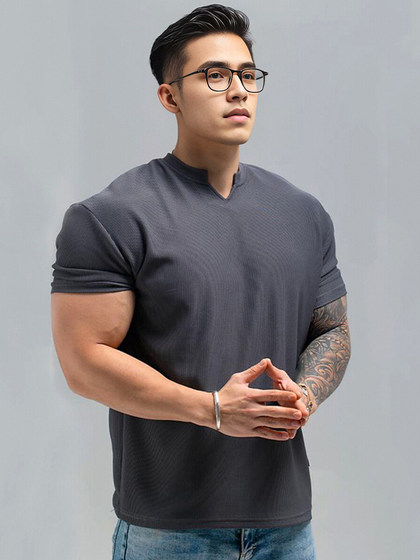 MAP American Fitness Short-Sleeved Men 's Cuffs를 보여주는 큰 근육을 보여주는 빠른 근육을 빠르게 건조하는 높은 탄성 달리기 훈련복 스포츠 티셔츠 여름 MAP American Fitness Short-Sleeved Men 's Cuffs를 보여주는 큰 근육을 보여주는 빠른 근육을 빠르게 건조하는 높은 탄성 달리기 훈련복 스포츠 티셔츠 여름