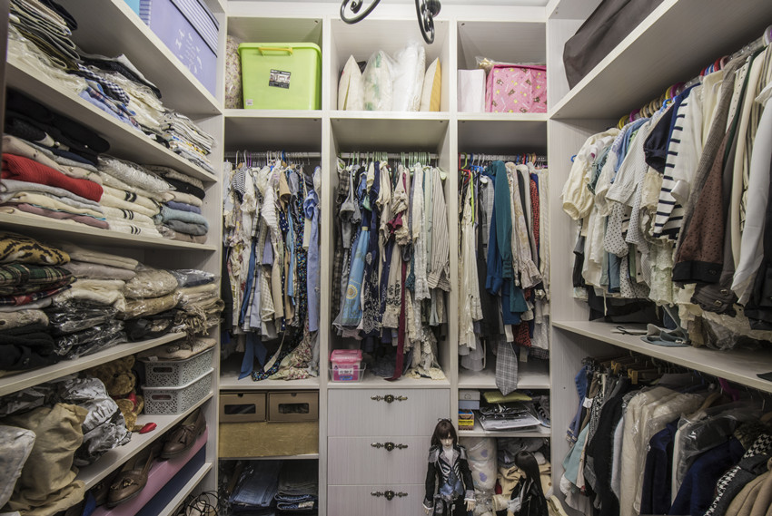 如果小编有了衣帽间,就会缺衣服,而业主,这真是缺衣帽间啊.