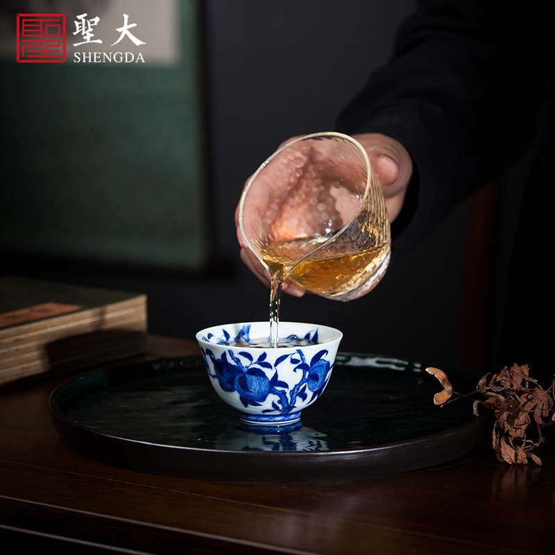 Holy big blue and white peach grain ceramic kunfu tea cup pure hand - made master cup sample tea cup all hand of jingdezhen tea service