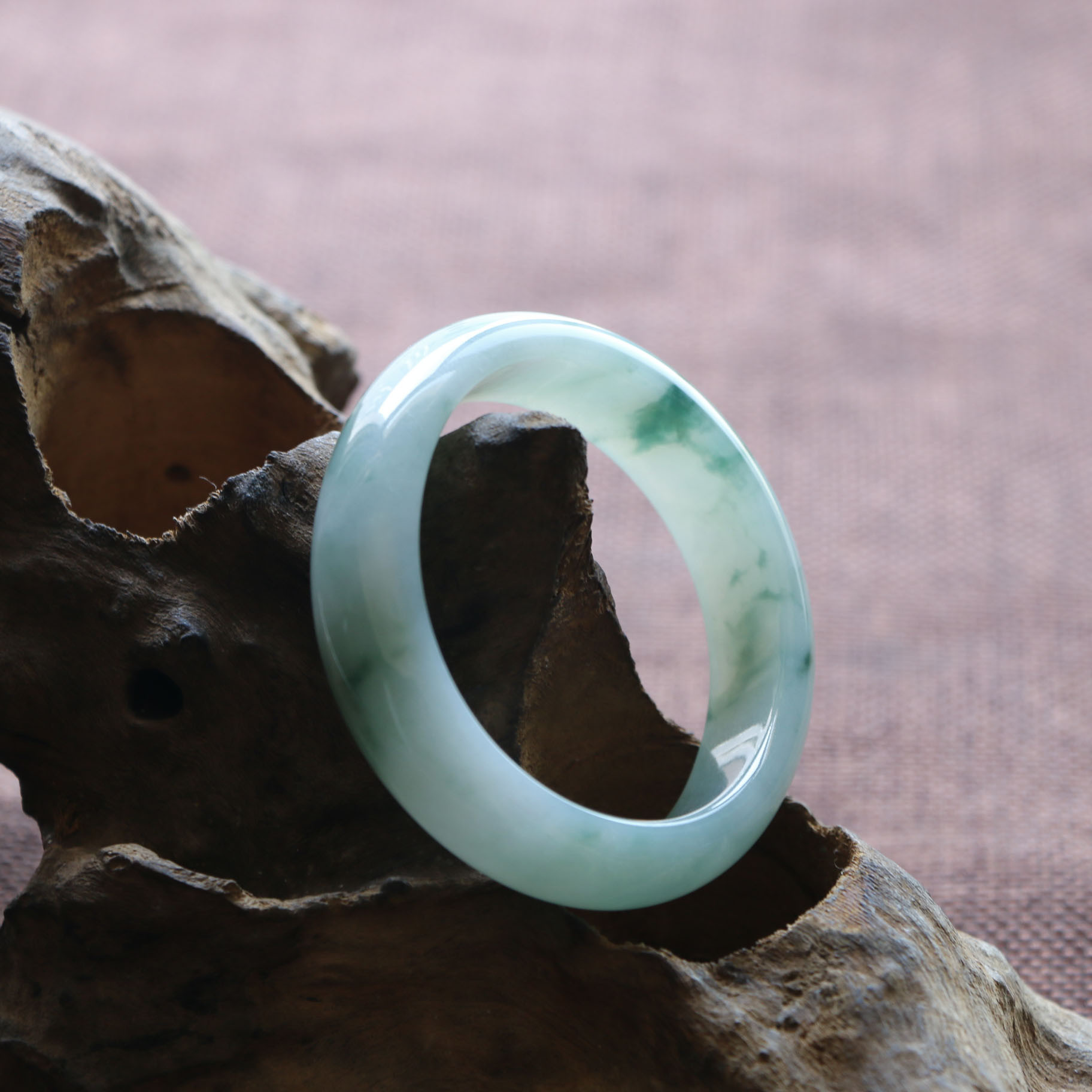 贵妃镯缅甸原石a货工厂自产自销a货天然翡翠糯种飘花玉镯女款_7折现价