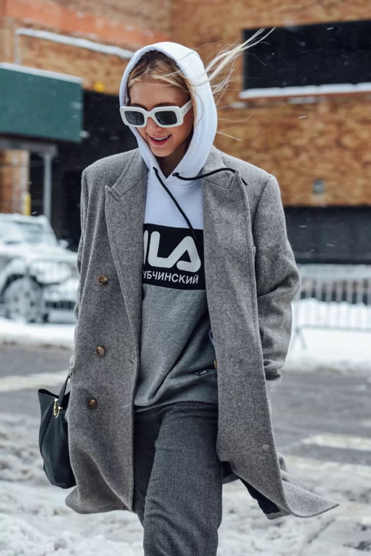 冬天用连帽卫衣搭外套真是谁穿谁好看