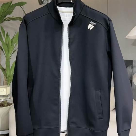New autumn high-end stand collar business casual jacket for men's trendy versatile loose breathable zipper cardigan jacket
New autumn high-end stand collar business casual jacket for men's trendy versatile loose breathable zipper cardigan jacket