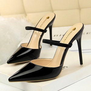 86-5 European and American wind fashion sexy show thin metal with high heel with shallow mouth pointed and women slipper