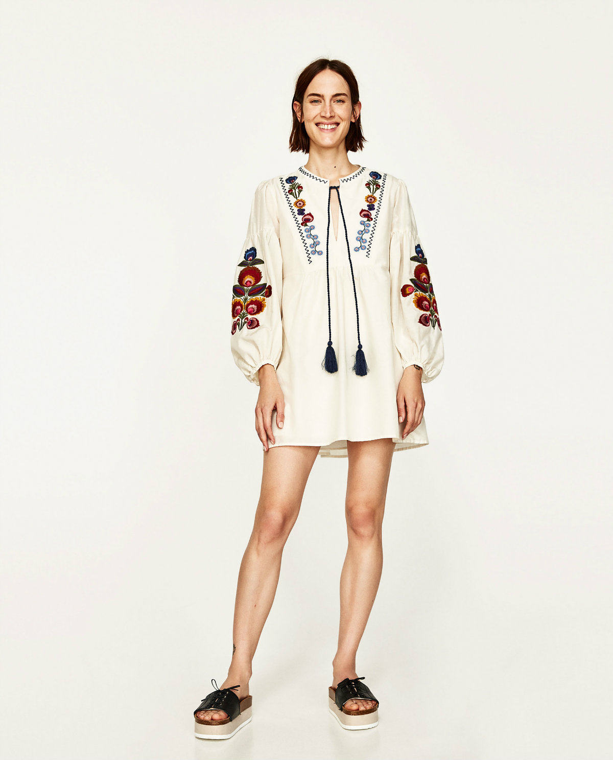 za西班牙大牌单17夏装新品复古流苏系带刺绣连衣裙度假民族风裙子_7折