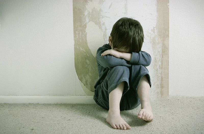 家长们醒醒吧,别让你的孩子成为精神孤儿