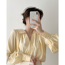 Baby collar shirt female French retro yellow lantern sleeve design sense niche temperament blouse coat spring and autumn