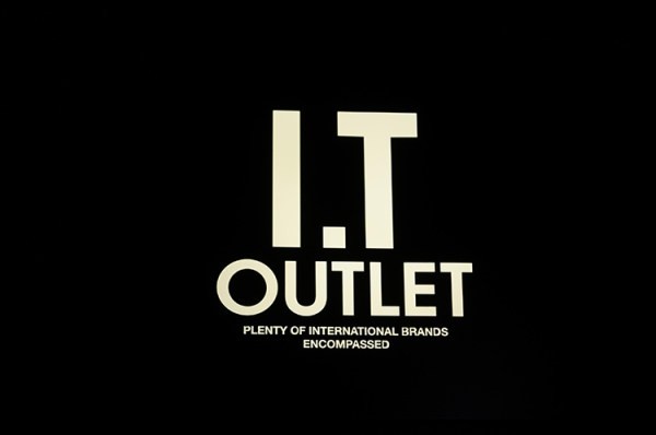 香港it代购秋冬大码弹力紧身加绒皮裤女高腰真皮外穿打底显瘦长裤