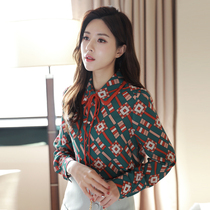 2021 new spring and autumn plaid chiffon top long-sleeved Western style small shirt temperament fashion polo collar shirt Korean version