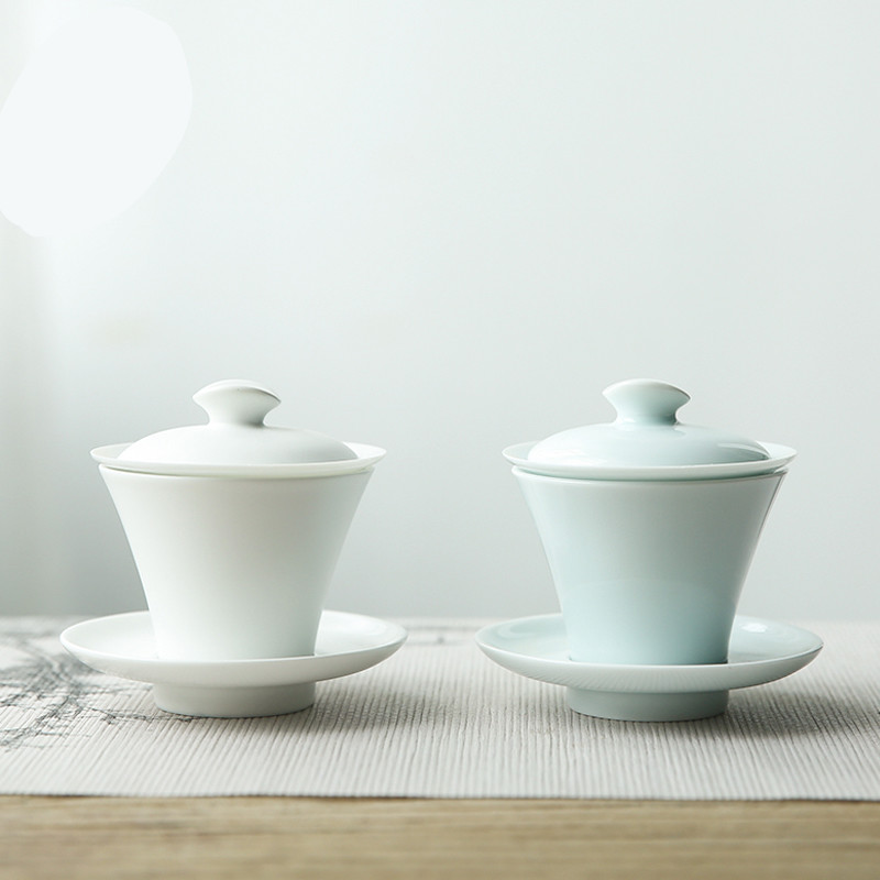 The Poly real boutique scene. Only three tureen jingdezhen ceramic tea mercifully kunfu tea cups with filtering tureen suits for