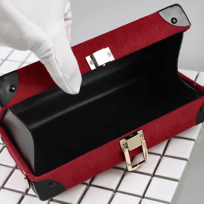 kiss me上新盒子包包女2018新款潮韩版斜挎包链条盒子包单肩包