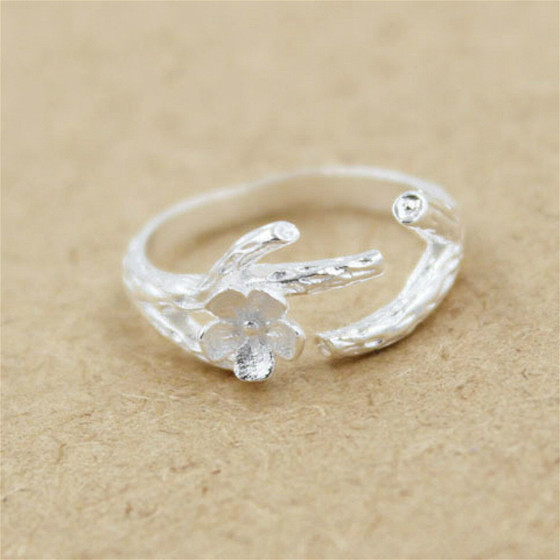 Personality versatile minimalist design S925 sterling silver jewelry fashion branches plum blossom opening ring women's ring adjustable Personality versatile minimalist design S925 sterling silver jewelry fashion branches plum blossom opening ring women's ring adjustable