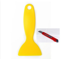 Utility knife scraper