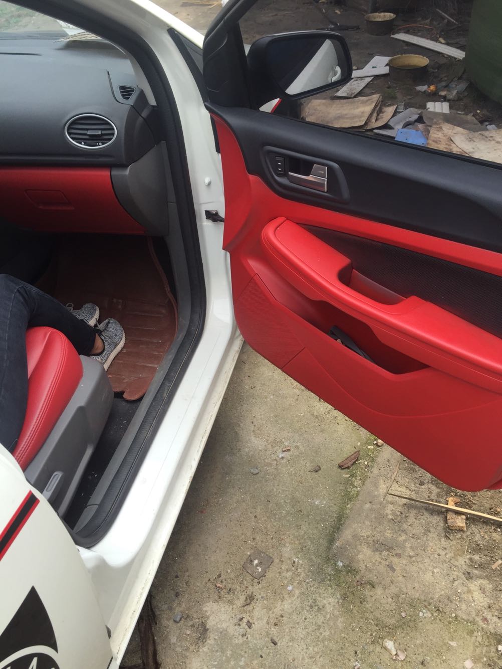 汽车内饰塑料中控仪表板工作台 门板 衣帽架翻新修补改色自喷漆罐