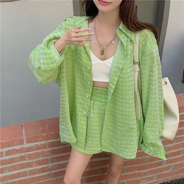 防晒开衫绿色格子衬衫女秋季款小清新气质中长款衬衣休闲短裤套装