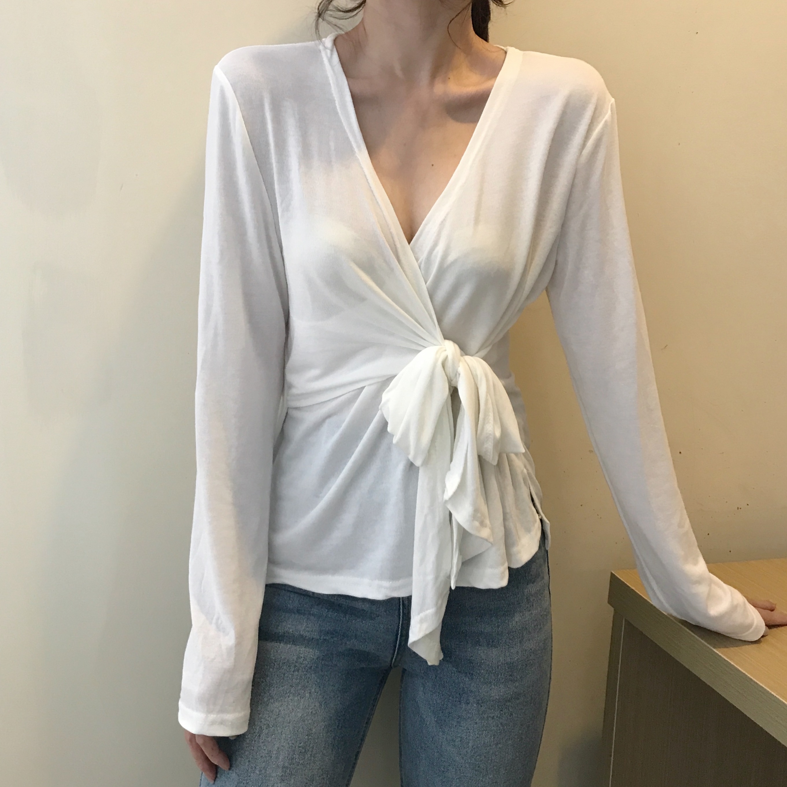 实拍#实价#港味复古chic百搭修身显瘦蝴蝶结系带深v领长袖t恤女