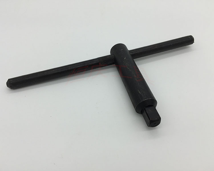 卡盘扳手三爪钥匙卡盘钥匙8方10方12方14方17方45钢沾火加硬