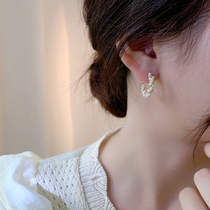 Pearl ear accessories C type pure silver earnails summer female earrings 2022 new moisture design sensibility